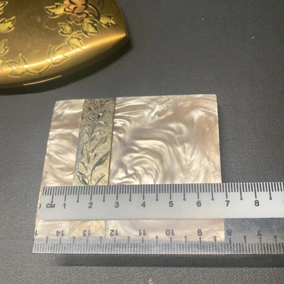 Collection of vintage compacts - Picture 3 of 6